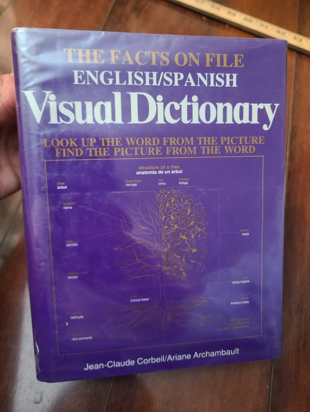 The Facts On File English/Spanish Visual Dictionary - Purple Cover